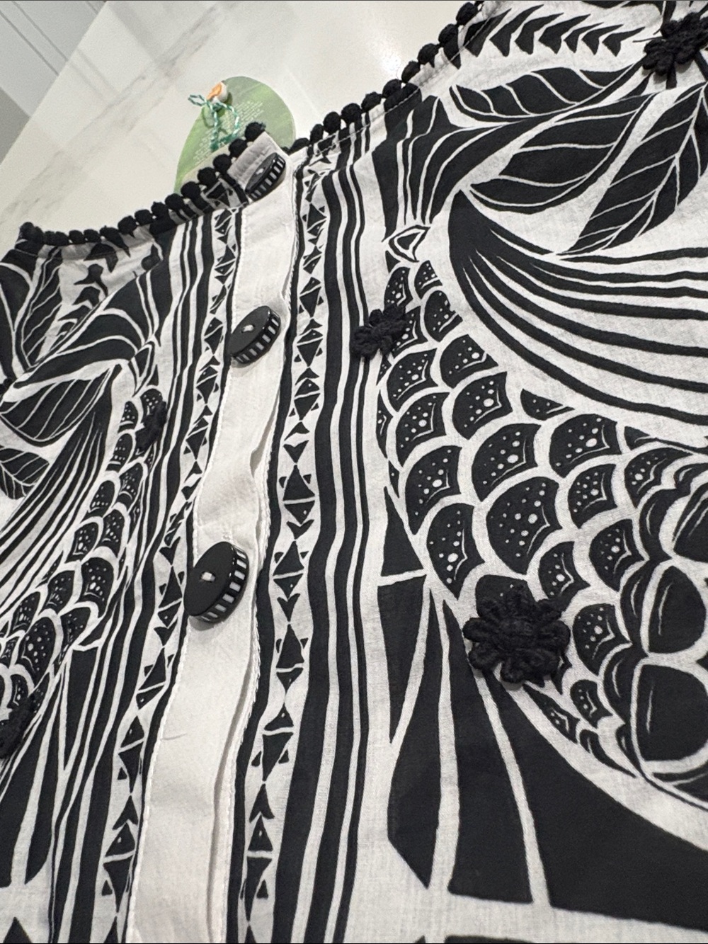 FARM Rio Black & White Printed Puff-Sleeve Peasant Blouse - Picture 11 of 11
